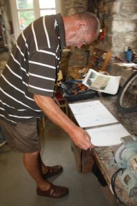 Jürgen beim gemeinsamen Arbeiten auf Prösitz (c) Foto von Susanne Haun